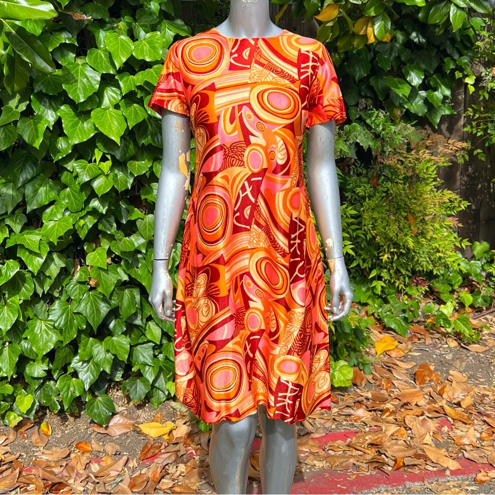 1960s Groovy Psychedelic Print Shift Dress